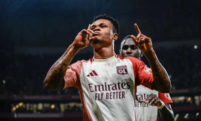 续激励着他 续激励着他